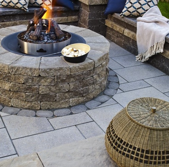TechoBloc Valencia Firepit Atlantic Mulch